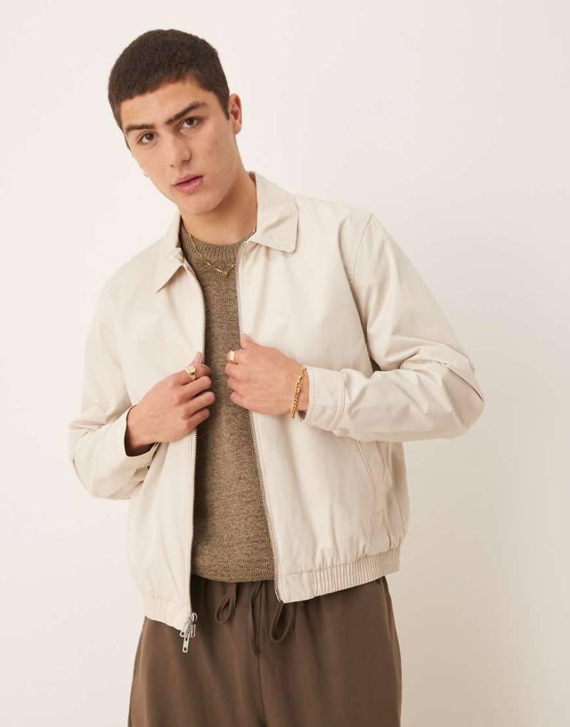 Abercrombie & Fitch - Cropped-Harrington-Jacke in Hellbraun von Abercrombie & Fitch