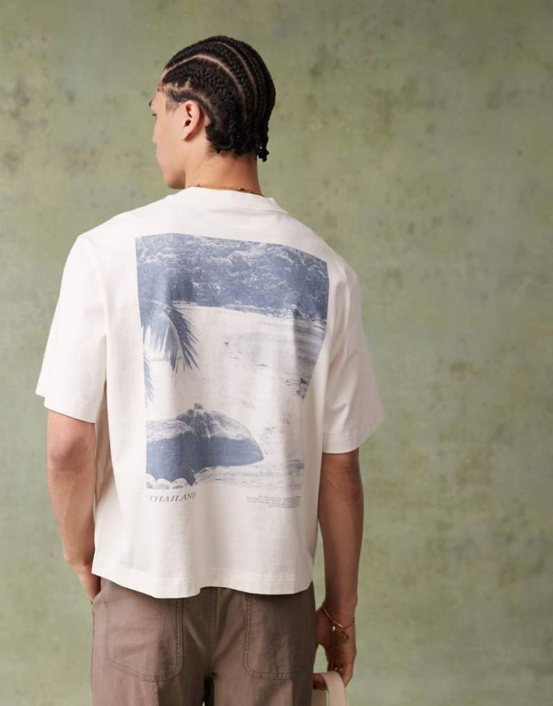 Abercrombie & Fitch - Cropped-T-Shirt in Weiß mit Urlaubsziel-Rückenprint von Abercrombie & Fitch