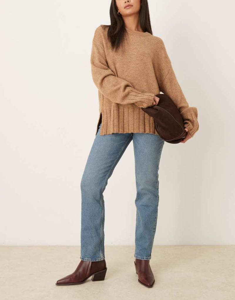 Abercrombie & Fitch - Curve Love - Gerade geschnittene Jeans in mittelblauer Waschung mit mittelhohem Bund von Abercrombie & Fitch