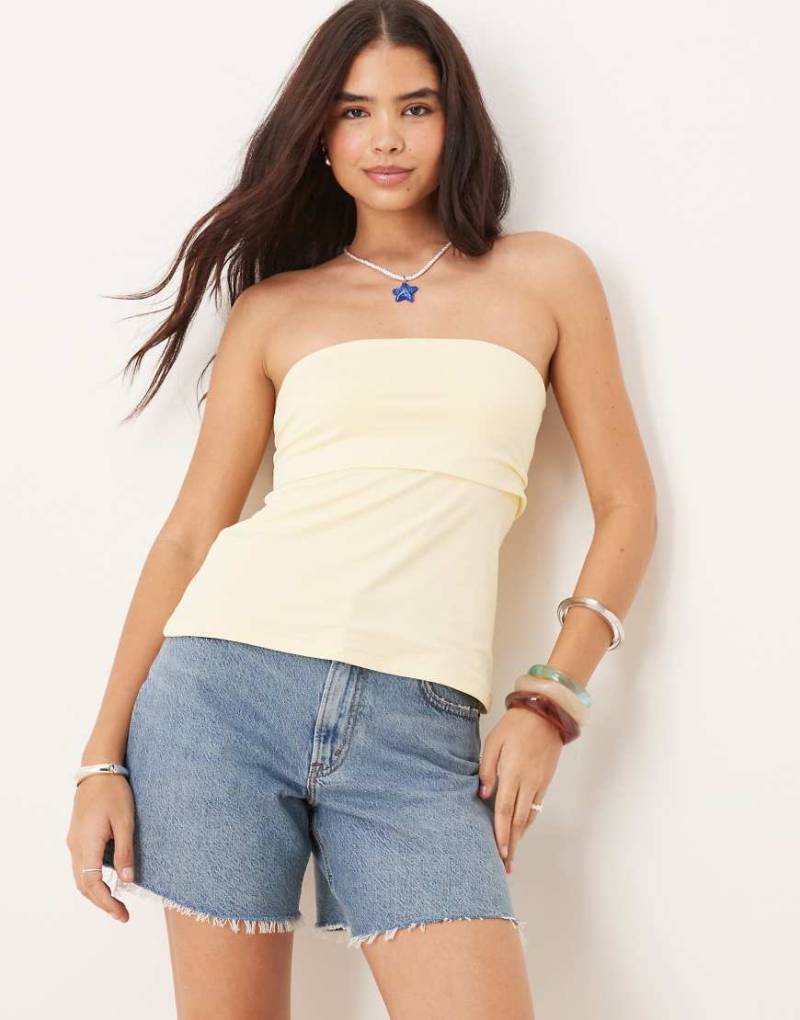 Abercrombie & Fitch - Curve Love - Locker geschnittene Shorts in mittlerer Waschung mit hohem Bund und ausgefranstem Saum-Blau von Abercrombie & Fitch