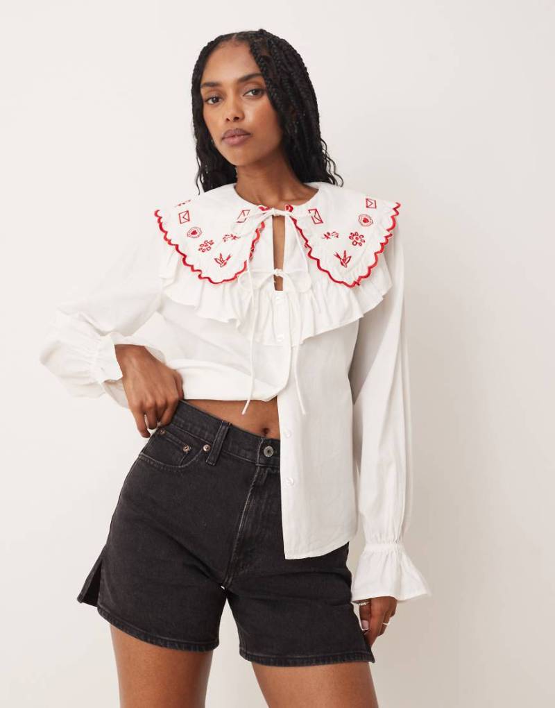 Abercrombie & Fitch - Dad-Jeansshorts in Schwarz mit hohem Bund von Abercrombie & Fitch