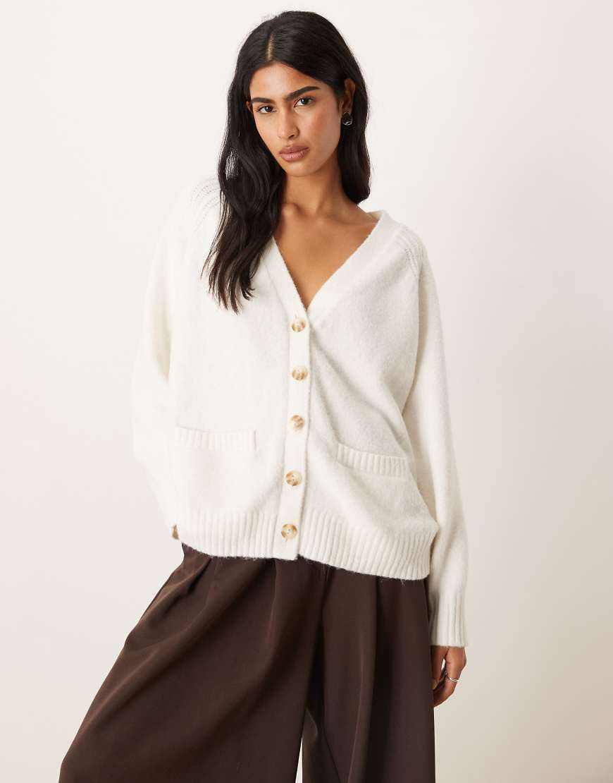 Abercrombie & Fitch - Dad-Strickjacke in Cremeweiß mit Zopfmuster-Neutral von Abercrombie & Fitch