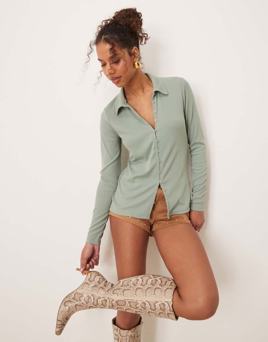 Abercrombie & Fitch - Durchgeknöpftes Oberteil in Grün mit Kragen von Abercrombie & Fitch