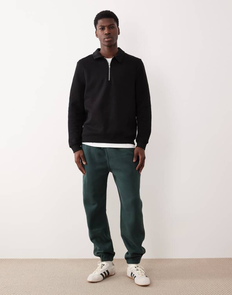 Abercrombie & Fitch - Essential - Weite Jogginghose in Grün mit unversäubertem Saum von Abercrombie & Fitch