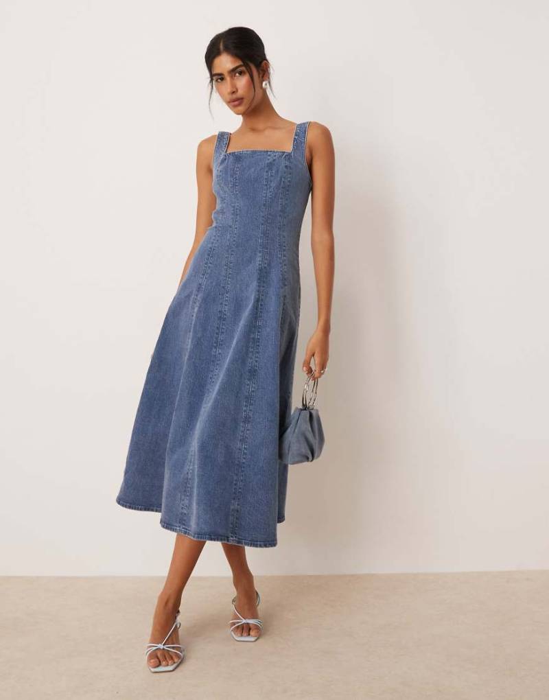 Abercrombie & Fitch - Fit & Flare-Jeanskleid in indigoblauer Waschung mit eckigem Ausschnitt, Bahnendesign und Midi-Länge-Marineblau von Abercrombie & Fitch