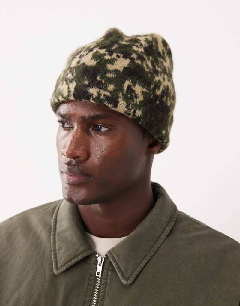 Abercrombie & Fitch - Flauschige Strickmütze mit Military-Muster-Bunt von Abercrombie & Fitch