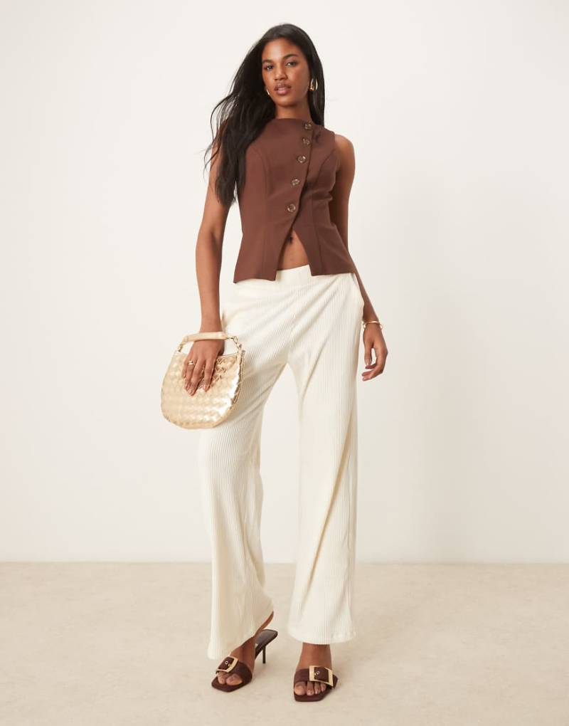 Abercrombie & Fitch - Gerippte ausgestellte Jogginghose in Creme mit Kordelzug-Weiß von Abercrombie & Fitch
