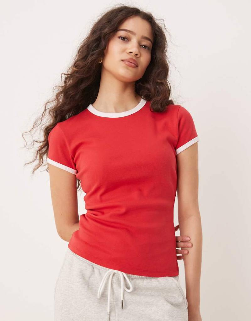 Abercrombie & Fitch - Geripptes T-Shirt in Rot mit schmalem Schnitt-Blau von Abercrombie & Fitch