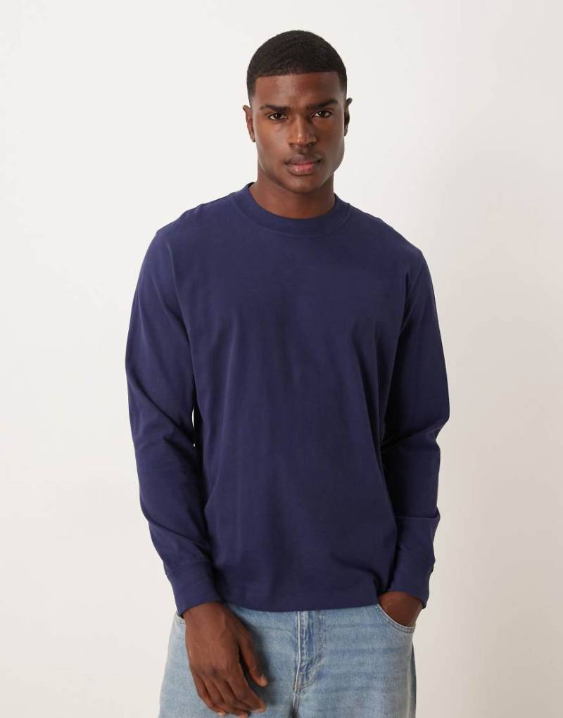Abercrombie & Fitch - Hochwertiges, langärmliges Shirt aus schwerem Stoff in marineblauer Waschung von Abercrombie & Fitch