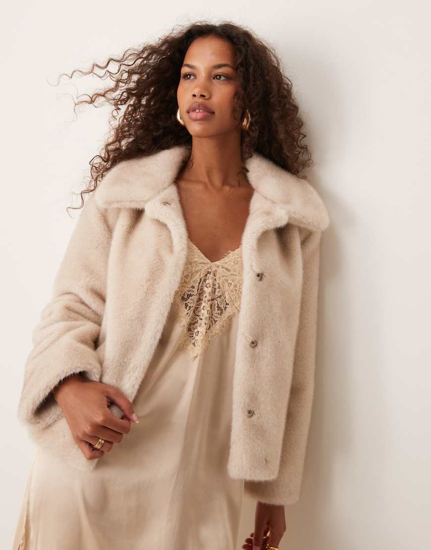 Abercrombie & Fitch - Jacke aus Kunstpelz in Beige mit Kragen-Neutral von Abercrombie & Fitch