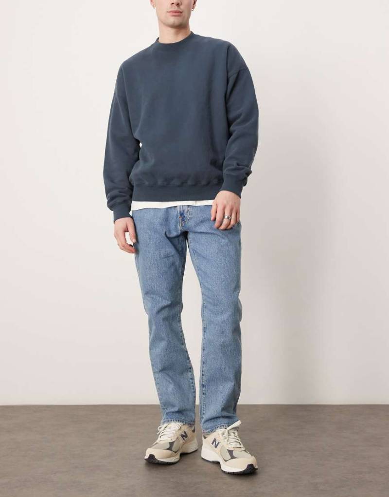 Abercrombie & Fitch - Jeans in blauer Waschung mit geradem Bein von Abercrombie & Fitch