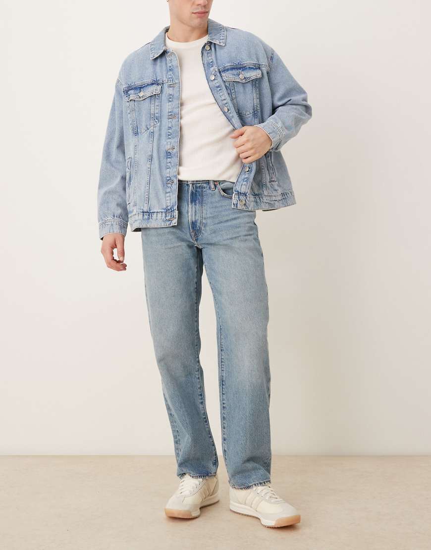 Abercrombie & Fitch - Jeans in hellblauer Waschung mit geradem Bein von Abercrombie & Fitch