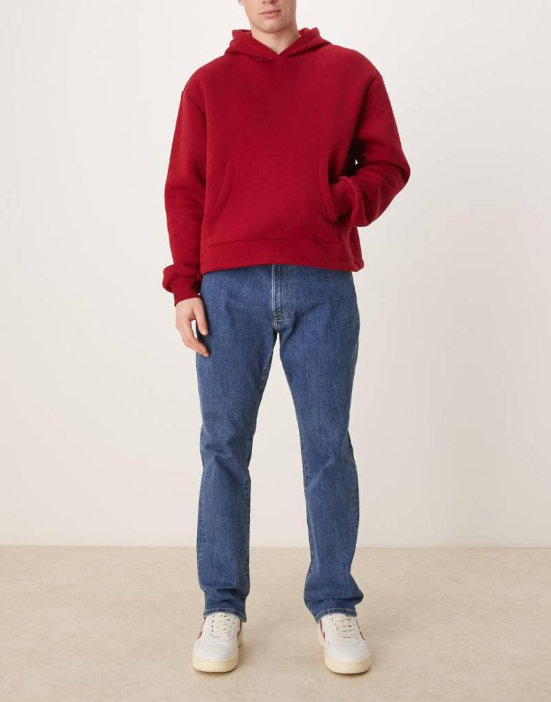 Abercrombie & Fitch - Jeans in mittelblauer Waschung mit geradem Bein und sportlichem Schnitt von Abercrombie & Fitch