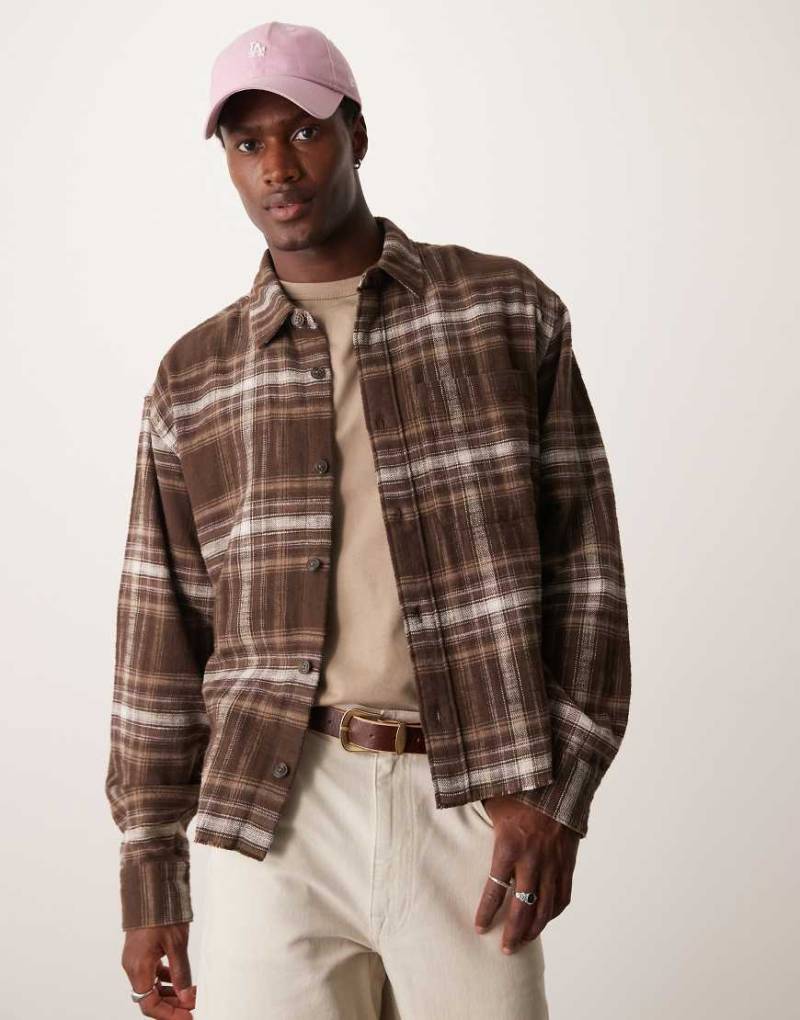 Abercrombie & Fitch - Karierte Hemdjacke aus strukturiertem Flanell in Braun mit kurzem Schnitt von Abercrombie & Fitch