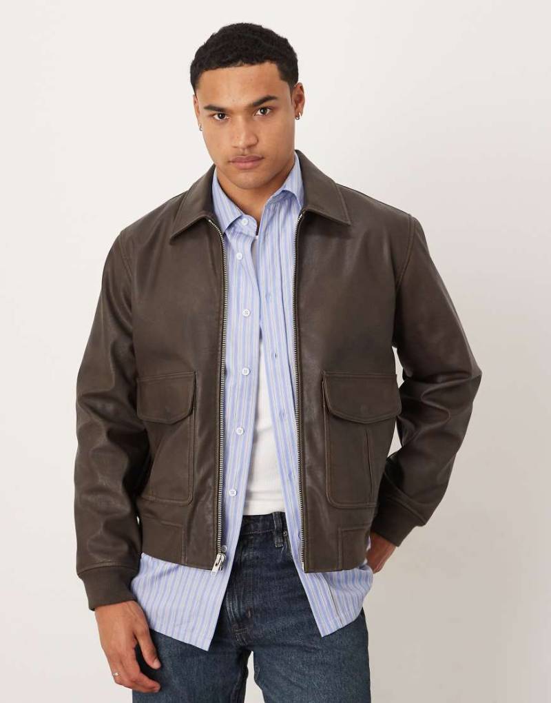 Abercrombie & Fitch - Kastige Cropped-Fit-Jacke aus Kunstleder in Braun-Brown von Abercrombie & Fitch