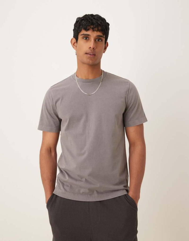 Abercrombie & Fitch - Klassisches T-Shirt in verwaschenem Anthrazit-Grau von Abercrombie & Fitch