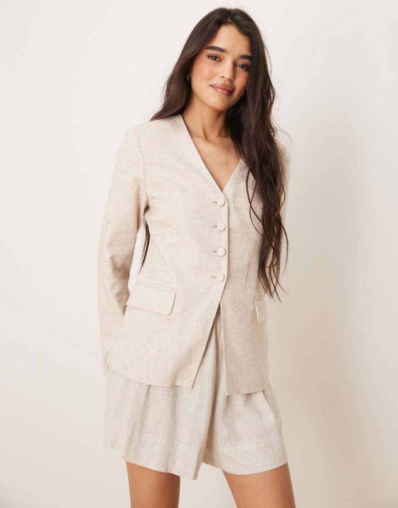 Abercrombie & Fitch - Kragenloser, taillierter Leinen-Blazer in Creme-Weiß von Abercrombie & Fitch