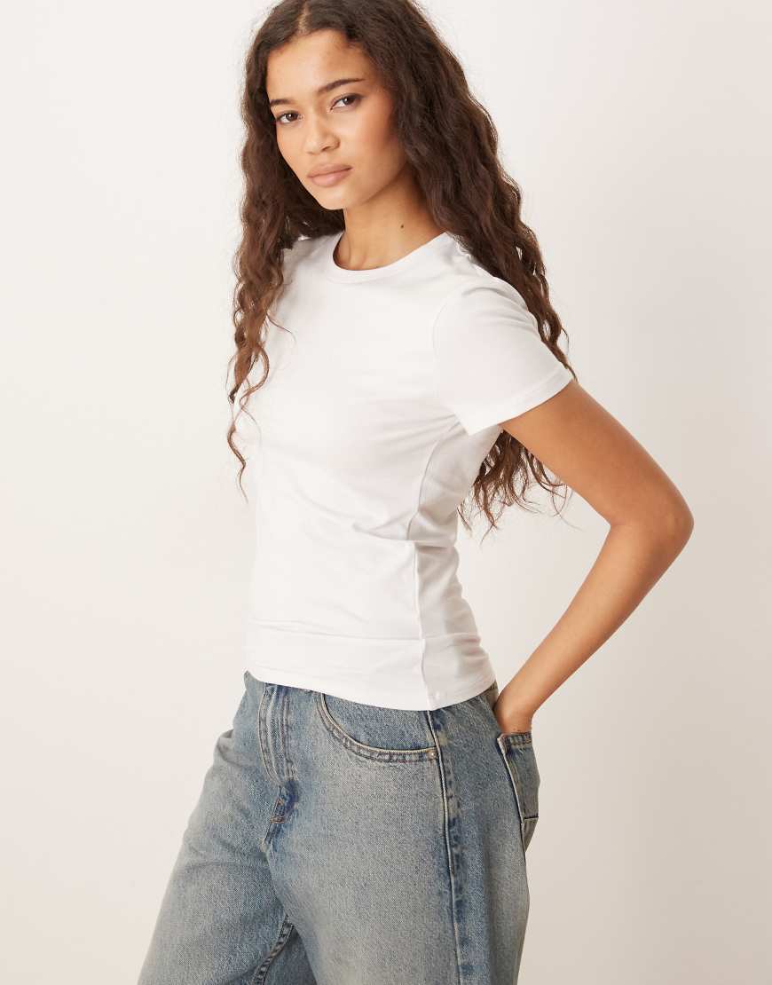 Abercrombie & Fitch - Kurzärmliges, nahtloses T-Shirt in Weiß-Schwarz von Abercrombie & Fitch