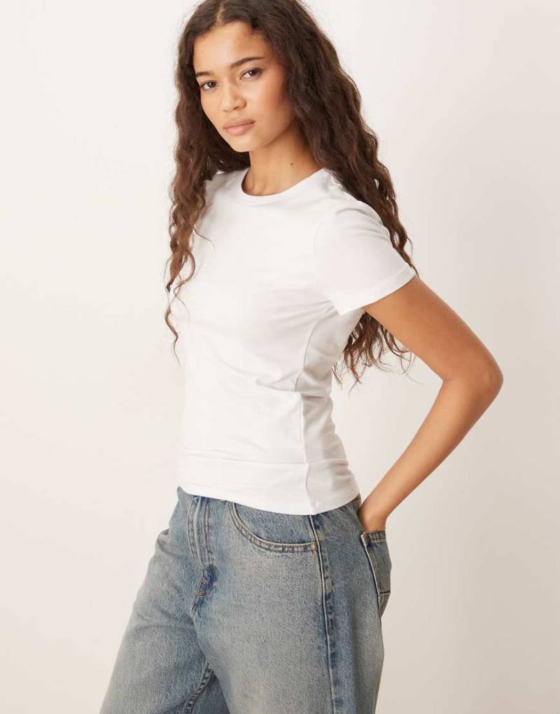 Abercrombie & Fitch - Kurzärmliges, nahtloses T-Shirt in Weiß-Schwarz von Abercrombie & Fitch