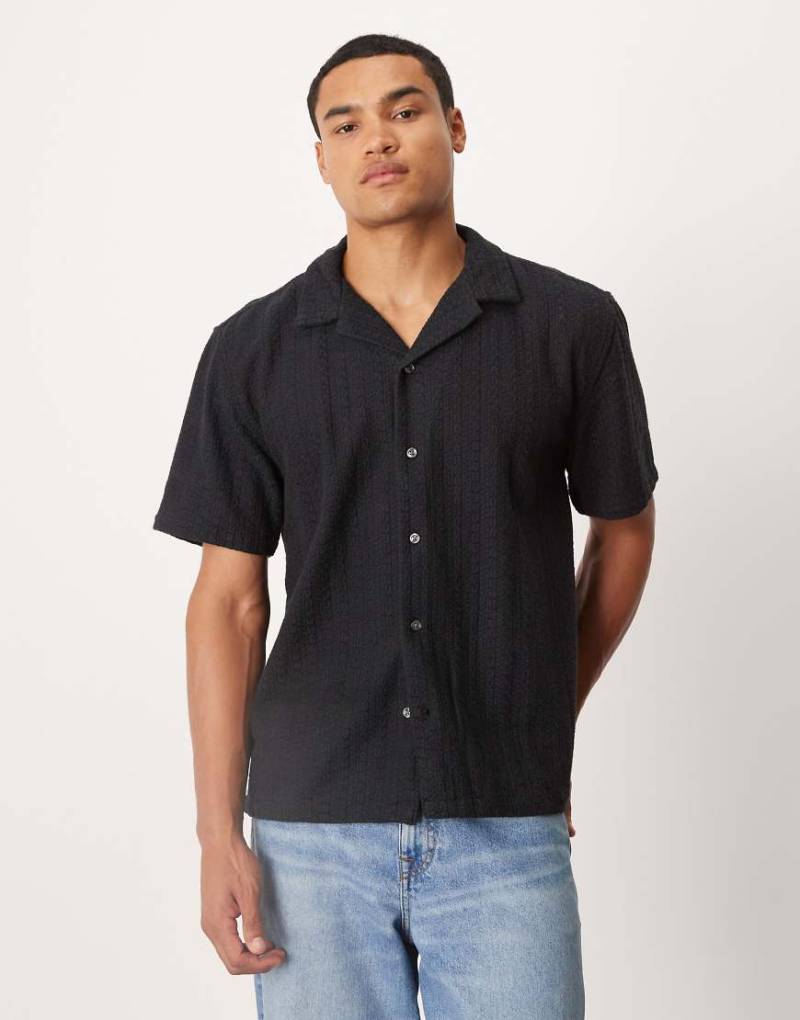 Abercrombie & Fitch - Cropped-Hemd in Schwarz mit Struktur und kurzem Schnitt-Weiß von Abercrombie & Fitch