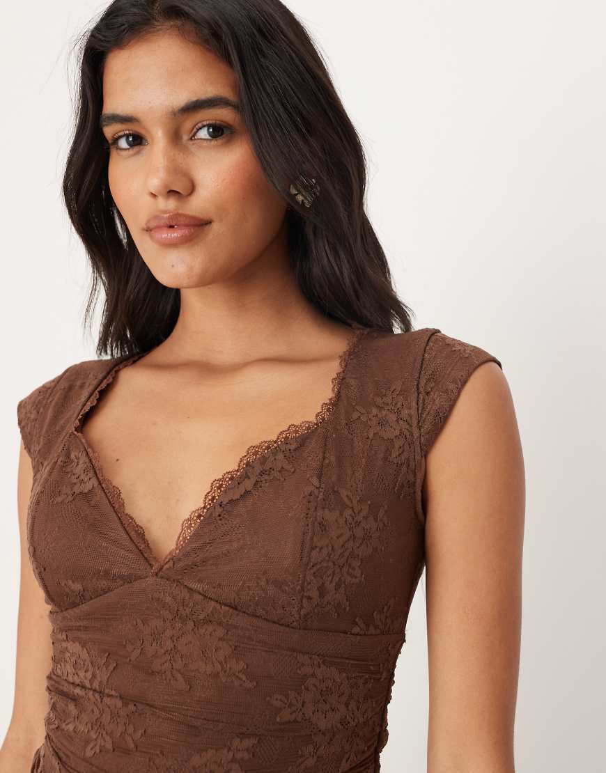 Abercrombie & Fitch - Kurzärmliges Oberteil aus Spitze in Braun mit herzförmigem Ausschnitt-Brown von Abercrombie & Fitch