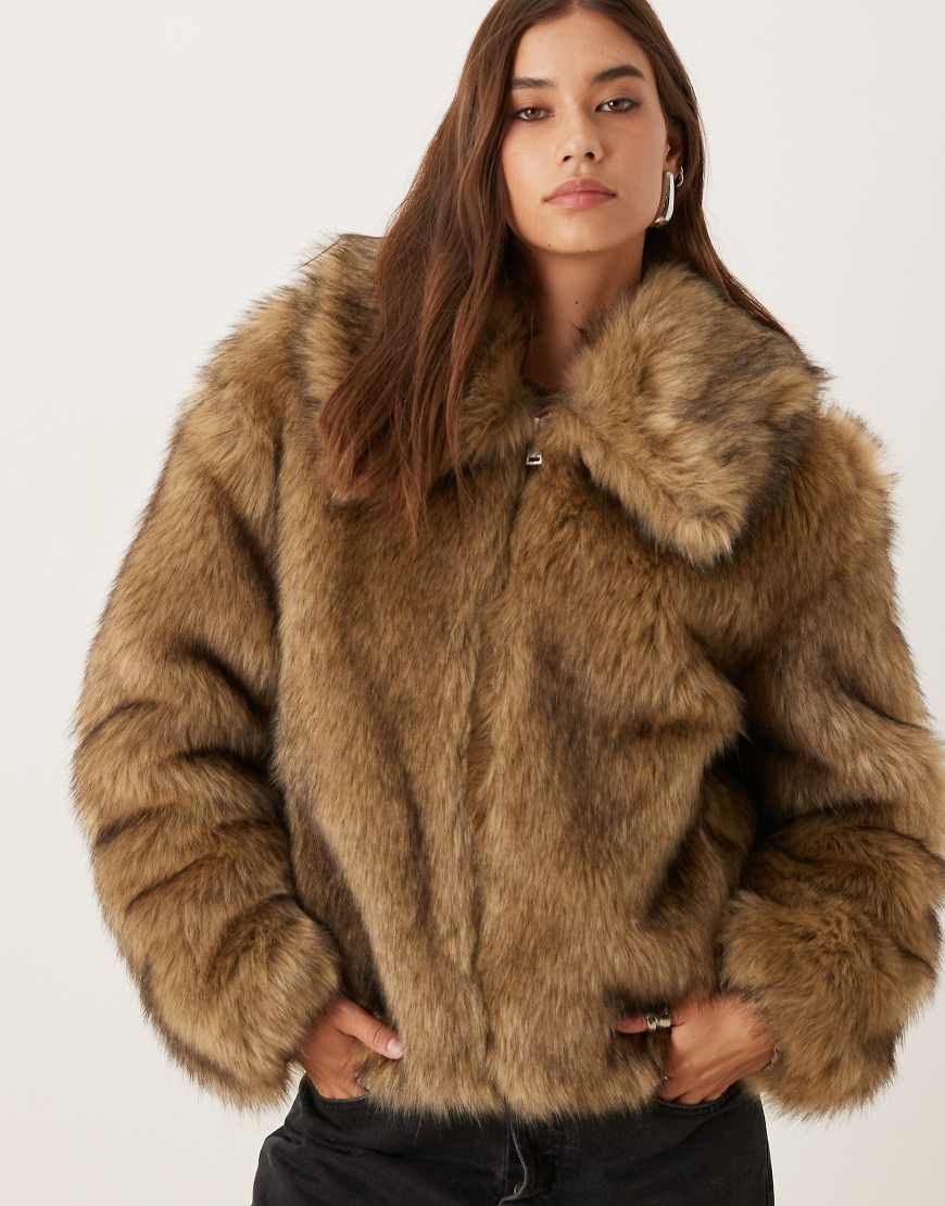 Abercrombie & Fitch - Kurzjacke aus Kunstpelz in Braun mit Reißverschluss-Neutral von Abercrombie & Fitch