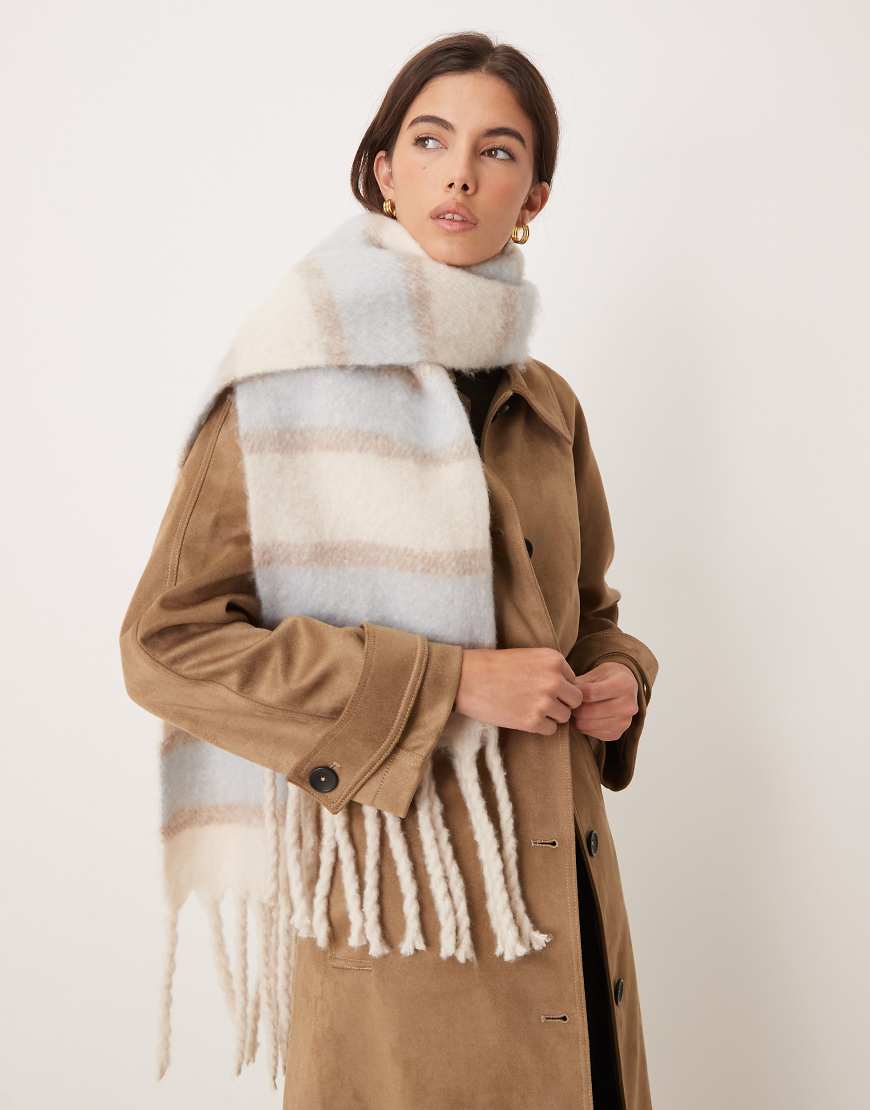 Abercrombie & Fitch - Kuscheliger Schal in Blau gestreift von Abercrombie & Fitch