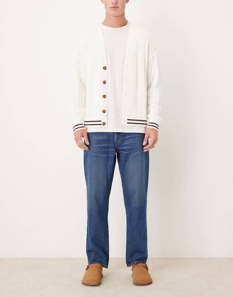 Abercrombie & Fitch - Lässig geschnittene Jeans in dunkler Vintage-Waschung-Marineblau von Abercrombie & Fitch