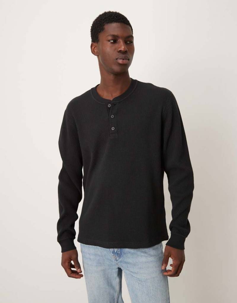 Abercrombie & Fitch - Langärmliges Henley-Oberteil in Schwarz mit Waffelstruktur von Abercrombie & Fitch