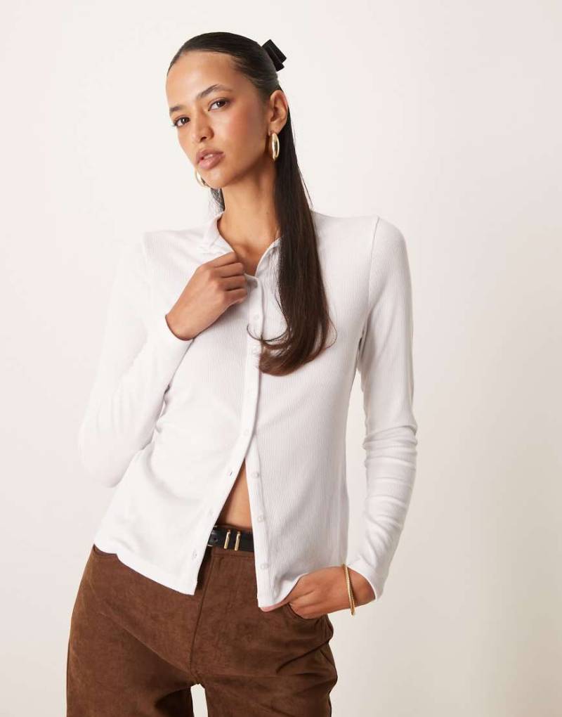 Abercrombie & Fitch - Langärmliges Oberteil in Weiß mit Knopfleiste von Abercrombie & Fitch