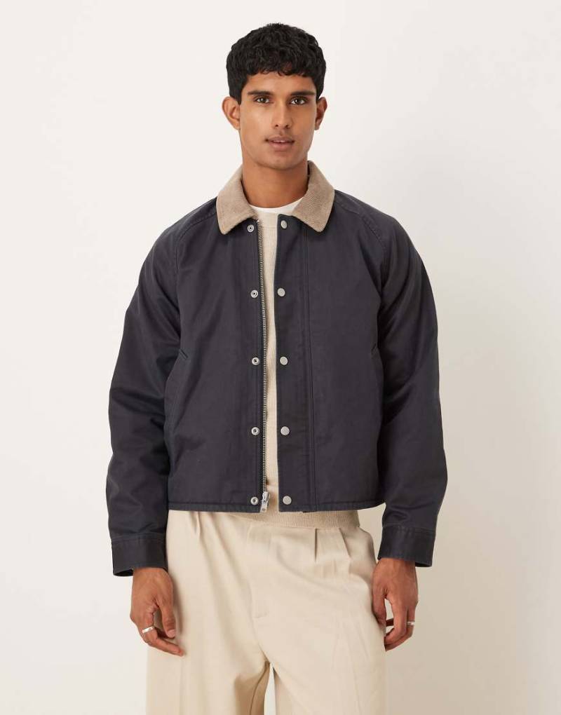 Abercrombie & Fitch - Leichte Cropped-Barnjacke in Schwarz von Abercrombie & Fitch