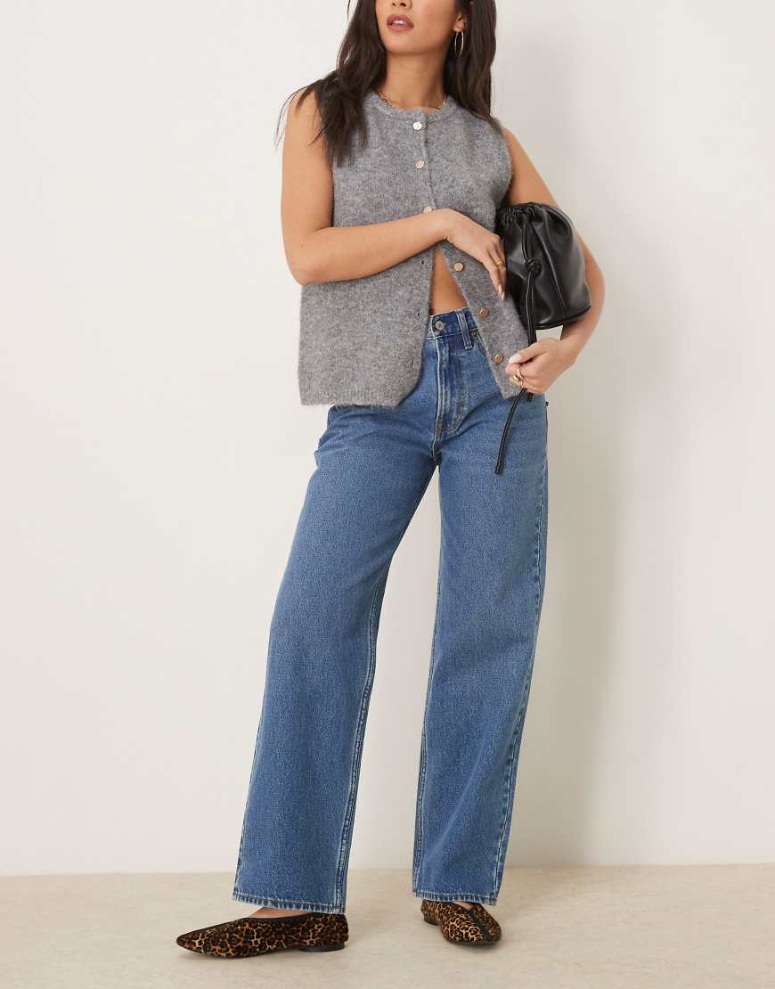 Abercrombie & Fitch - Locker geschnittene Jeans in dunkler Waschung mit mittelhohem Bund-Marineblau von Abercrombie & Fitch