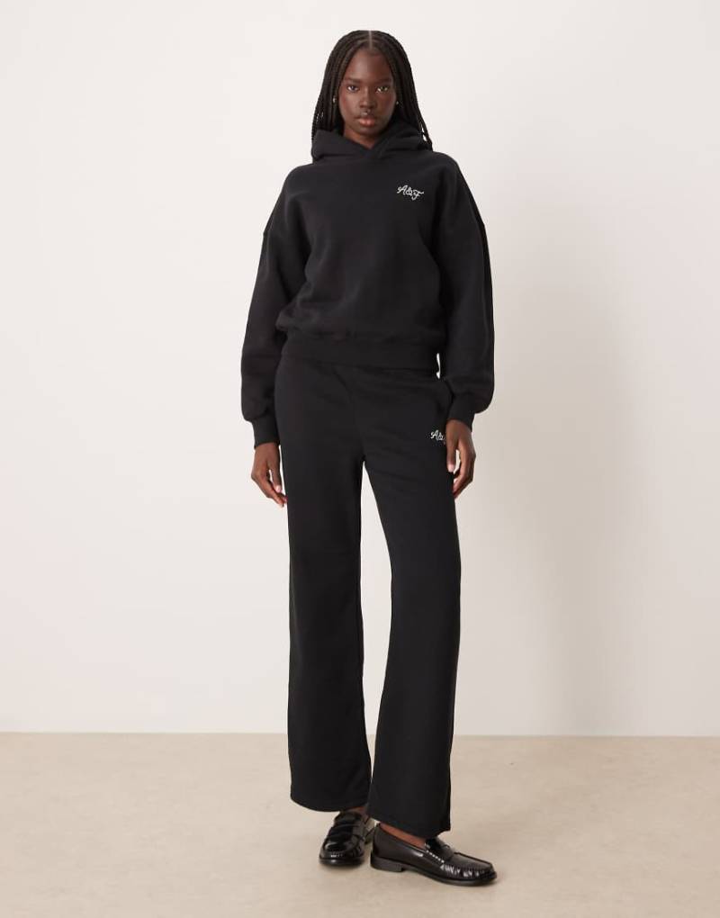 Abercrombie & Fitch - Locker geschnittene Jogginghose in Schwarz mit seitlichem Logo und hohem Bund, Kombiteil von Abercrombie & Fitch