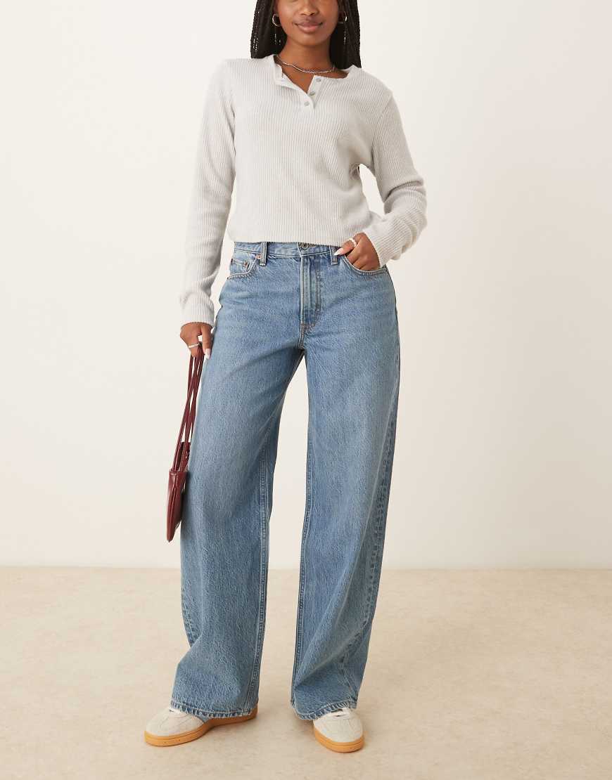Abercrombie & Fitch - Loose-Fit-Jeans in heller Waschung mit hohem Bund-Blau von Abercrombie & Fitch