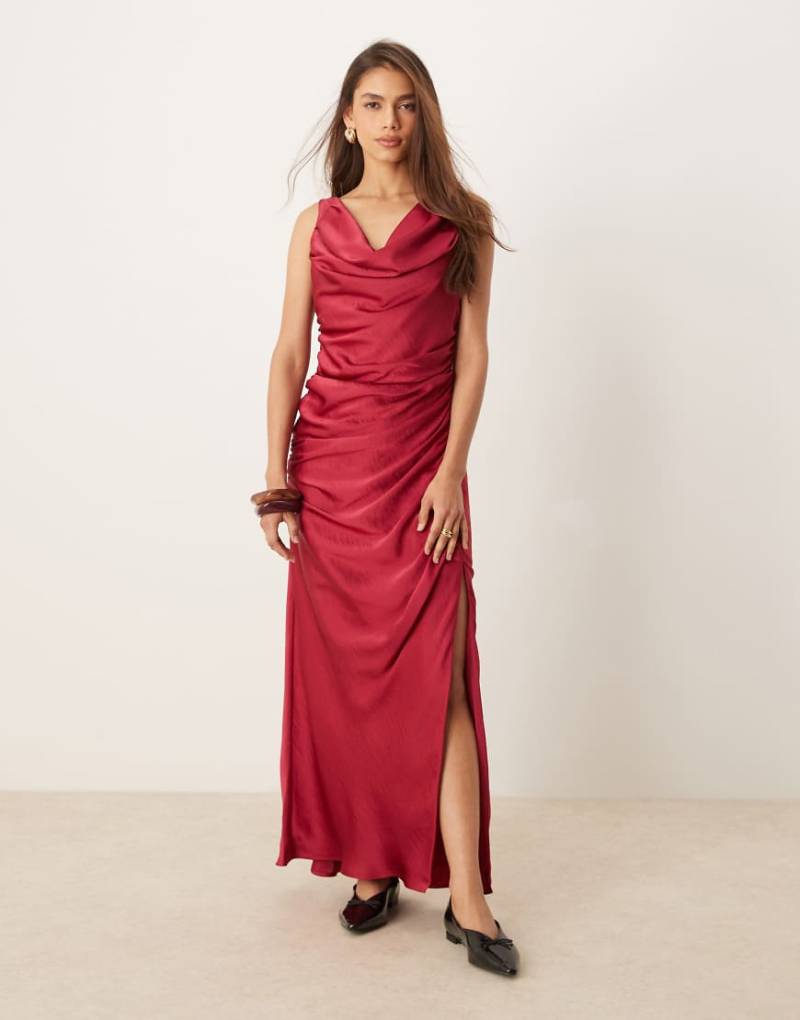 Abercrombie & Fitch - Maxikleid in Dunkelrosa mit drapiertem Wasserfallausschnitt von Abercrombie & Fitch