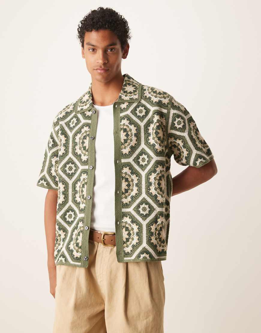 Abercrombie & Fitch - Mehrfarbiges Hemd mit kleeblattförmigem Häkelstrick-Print in Khaki-Bunt von Abercrombie & Fitch