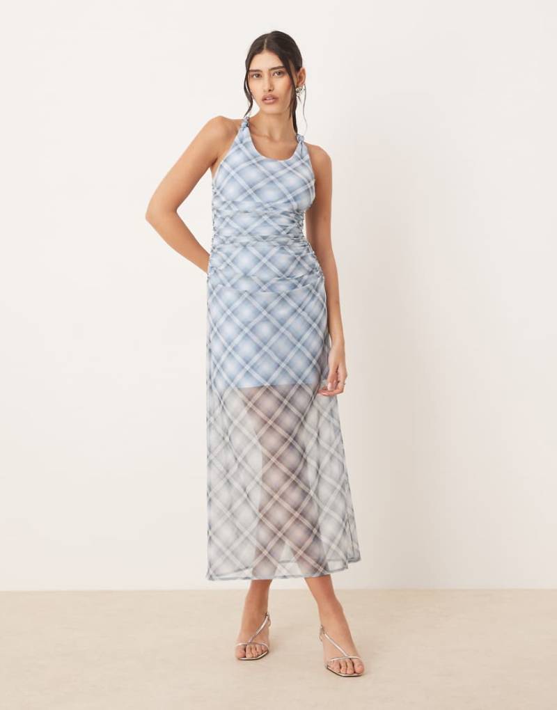 Abercrombie & Fitch - Netzstoff-Maxikleid in kariertem Blau mit Ringerrücken von Abercrombie & Fitch