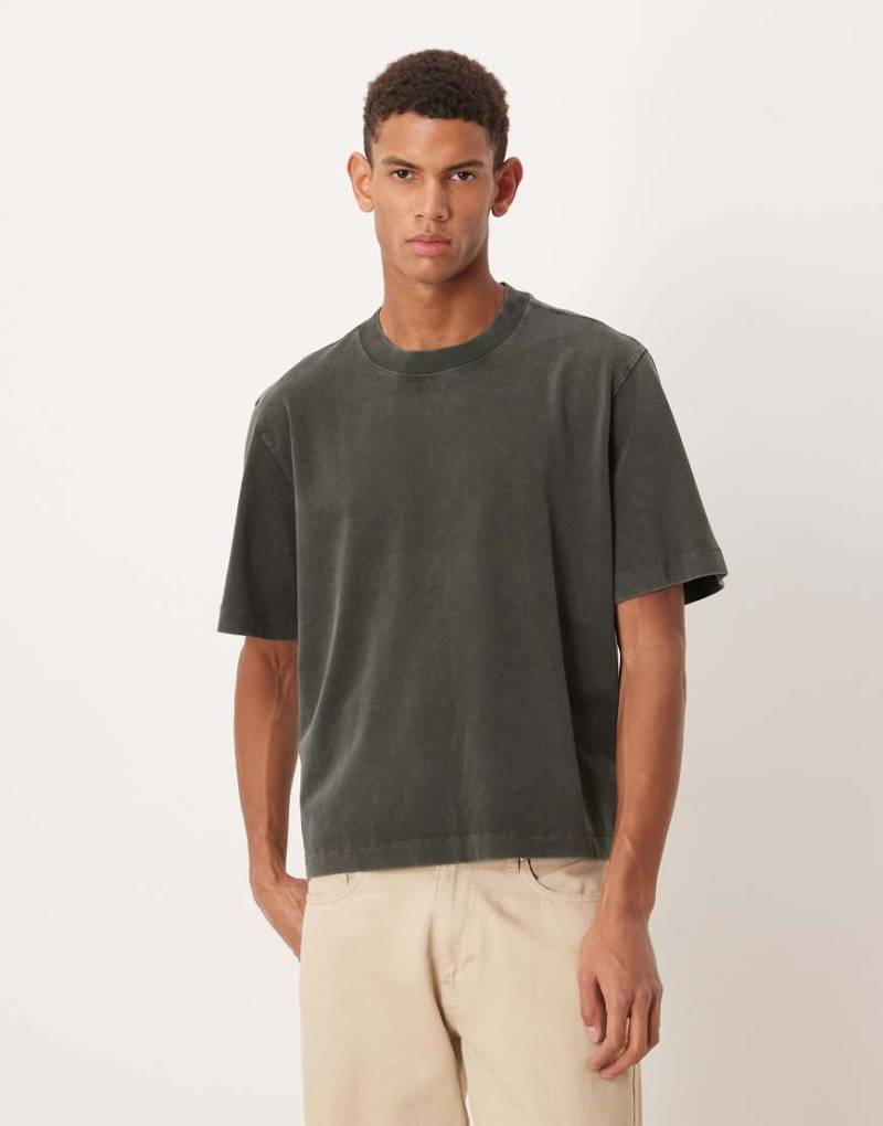 Abercrombie & Fitch - Premium - Schweres Cropped-T-Shirt in schwarzer Acid-Waschung Abercrombie & Fitch - Premium - Schweres Cropped-T-Shirt in schwarzer Acid-Waschung von Abercrombie & Fitch