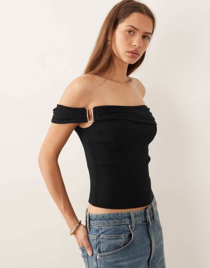 Abercrombie & Fitch - Schulterfreies Oberteil mit Metalldetails in Schwarz von Abercrombie & Fitch