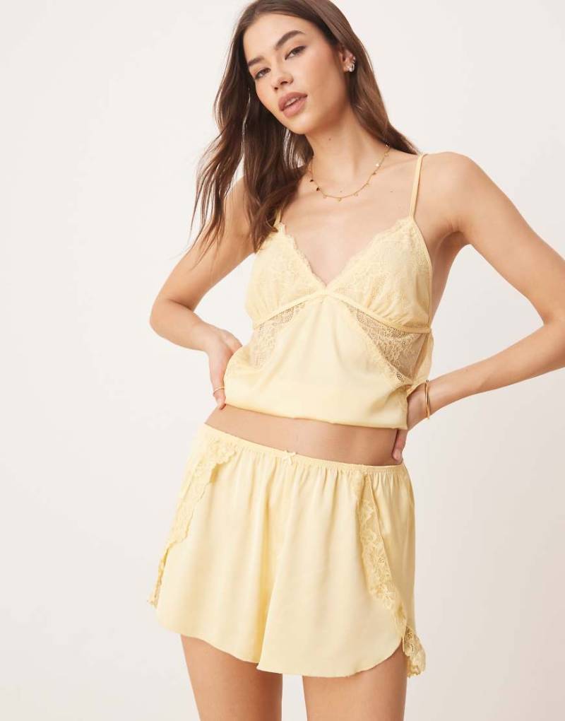 Abercrombie & Fitch - Schwingende Pyjama-Shorts aus Satin in gelb mit Spitzensaum, Kombiteil-Grün von Abercrombie & Fitch