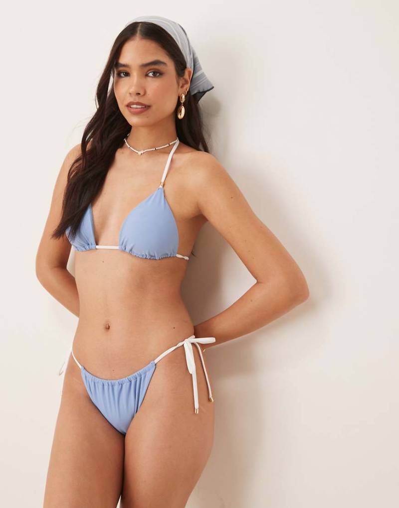 Abercrombie & Fitch - Seitlich gebundene, knapp geschnittene Bikinihose in Blau, Kombiteil von Abercrombie & Fitch