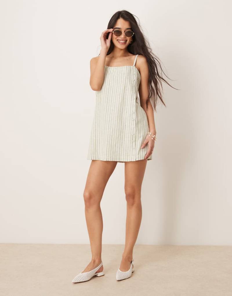 Abercrombie & Fitch - Skort-Kleid aus Leinen in Grün gestreift mit Knopfdetail von Abercrombie & Fitch