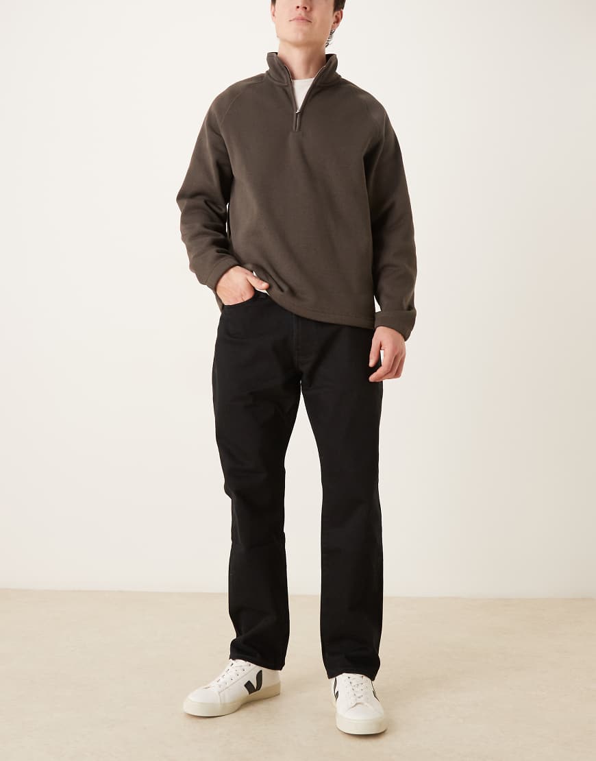 Abercrombie & Fitch - Straight-Jeans in dunkelblauer Waschung mit Relaxed-Fit-Passform und 5-Taschen-Design von Abercrombie & Fitch