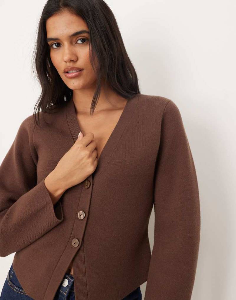 Abercrombie & Fitch - Strickjacke mit abgerundeten Ärmeln in Braun-Brown von Abercrombie & Fitch