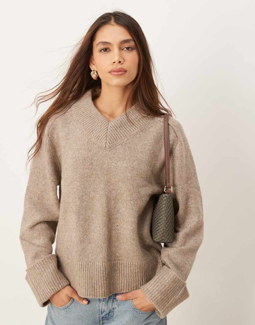 Abercrombie & Fitch - Strickpullover in Beige mit V-Ausschnitt-Grau Abercrombie & Fitch - Strickpullover in Beige mit V-Ausschnitt-Grau von Abercrombie & Fitch