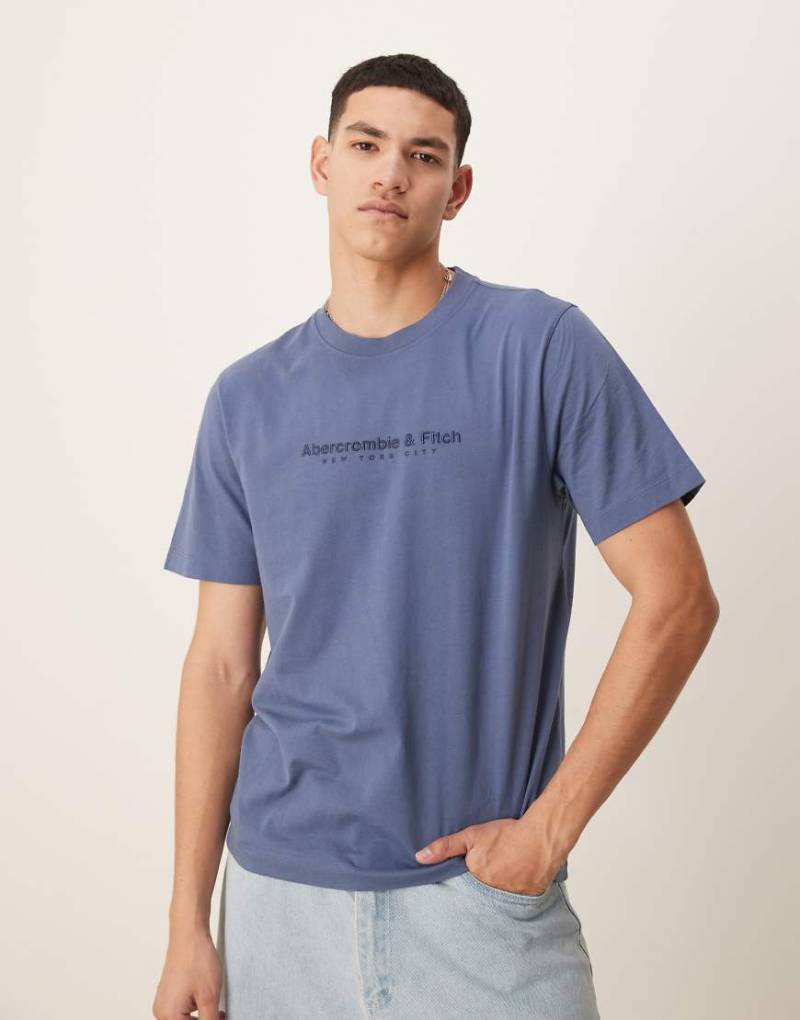 Abercrombie & Fitch - T-Shirt mit Logo in Blau von Abercrombie & Fitch