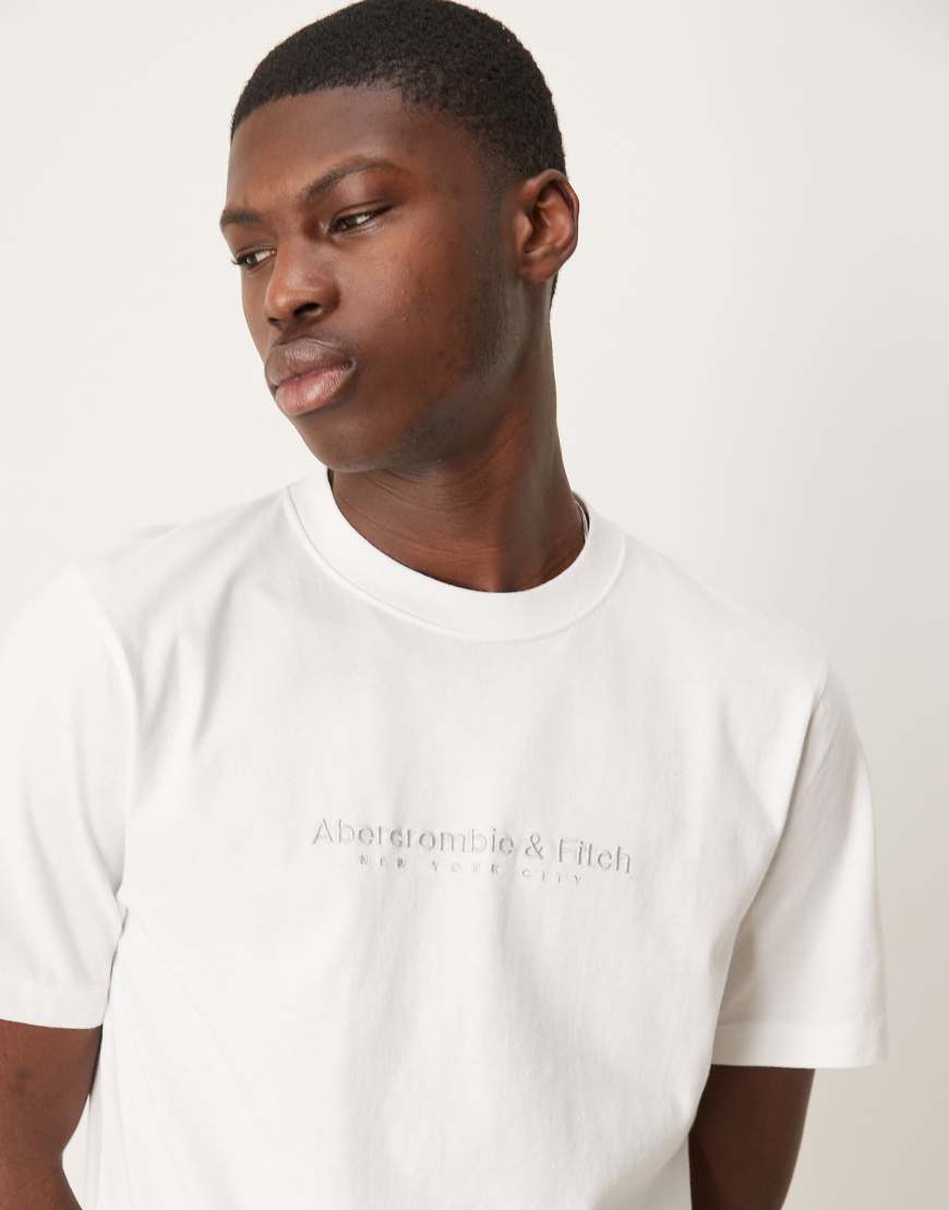Abercrombie & Fitch - T-Shirt mit Logo in Weiß von Abercrombie & Fitch