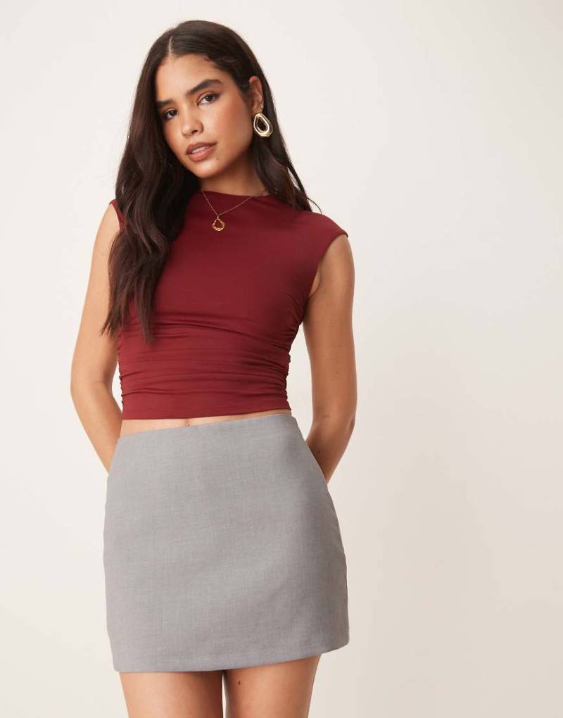 Abercrombie & Fitch - Ultrakurzer Skort in Grau mit hohem Bund-Grün von Abercrombie & Fitch