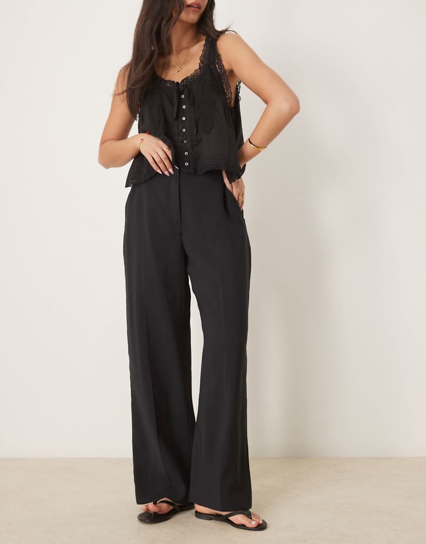 Abercrombie & Fitch - Weit geschnittene Hose in Schwarz mit hohem Bund von Abercrombie & Fitch