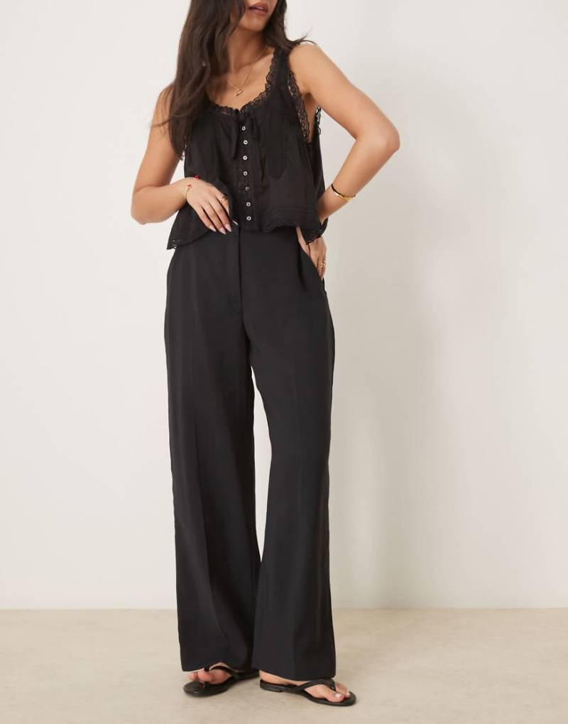 Abercrombie & Fitch - Weit geschnittene Hose in Schwarz mit hohem Bund von Abercrombie & Fitch